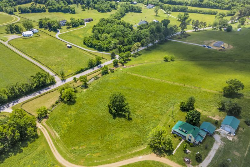 1722B Dodson Rd, Columbia, TN 38401