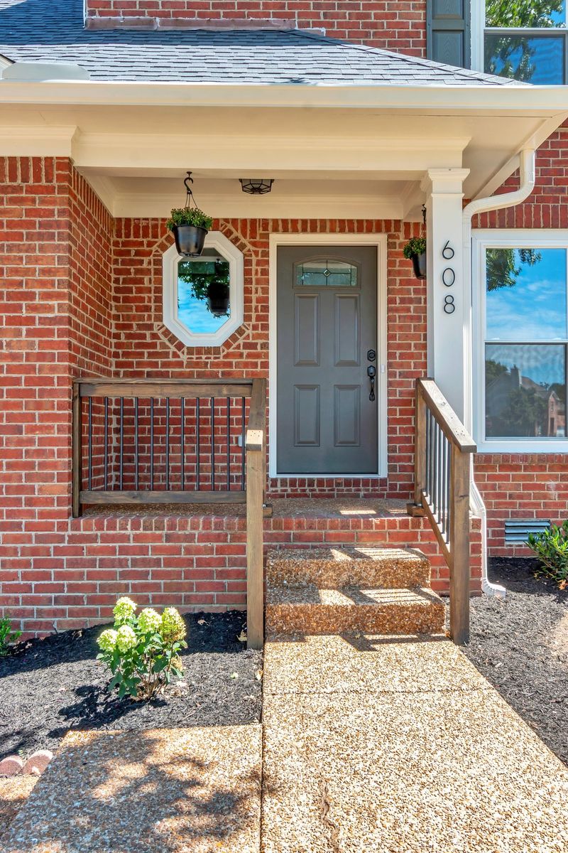 608 Independence Dr E, Franklin, TN 37067
