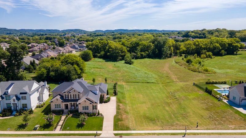 3808 Pulpmill Dr, Thompsons Station, TN 37179
