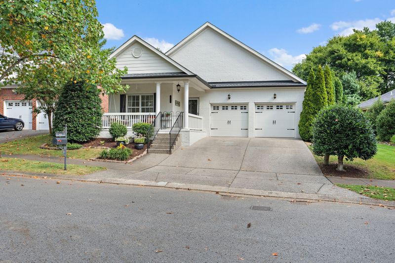 423 Meadowcrest Cir, Franklin, TN 37064