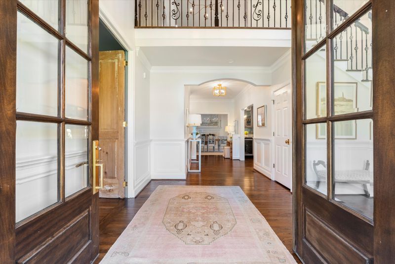 5929 Robert E Lee Dr, Nashville, TN 37215