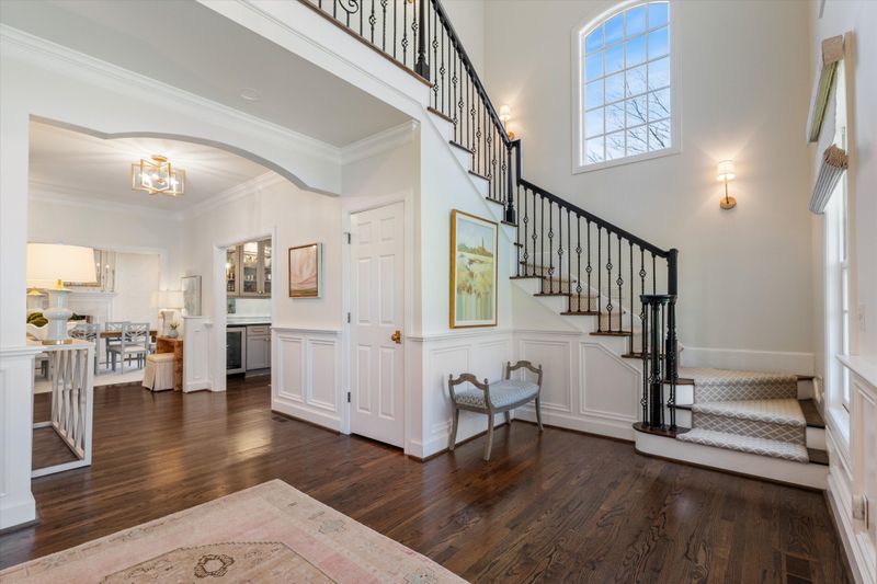 5929 Robert E Lee Dr, Nashville, TN 37215