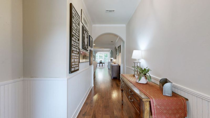 1957 Stonewater Dr, Hermitage, TN 37076