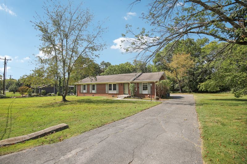 517 Meadowgreen Dr, Franklin, TN 37069