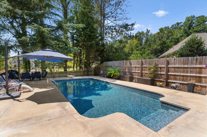 1913 Tara Pl, Dalton, GA 30720