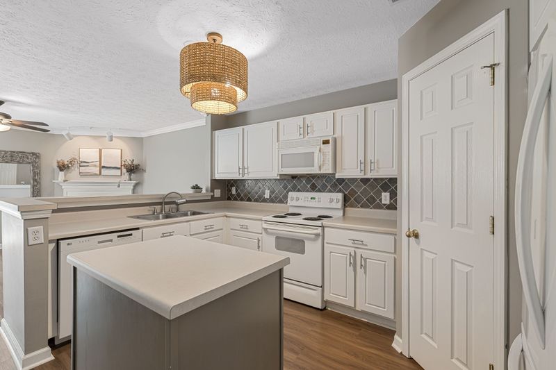 650 Flintlock Ct, Nashville, TN 37217