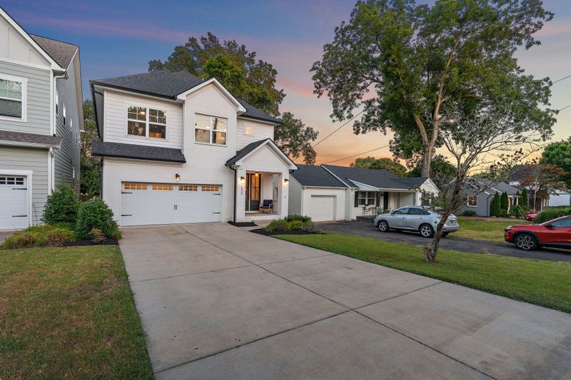 1525 Preston Dr, Nashville, TN 37206