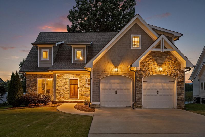507 Quartz Dr, Chickamauga, GA 30707