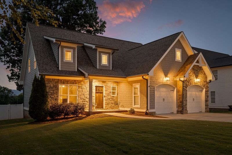 507 Quartz Dr, Chickamauga, GA 30707