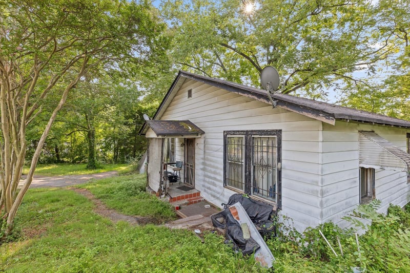 107 Lakeview Dr, Rossville, GA 30741