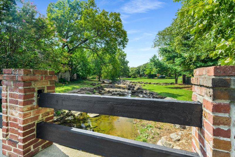 433 Prestwick Ct, Nashville, TN 37205