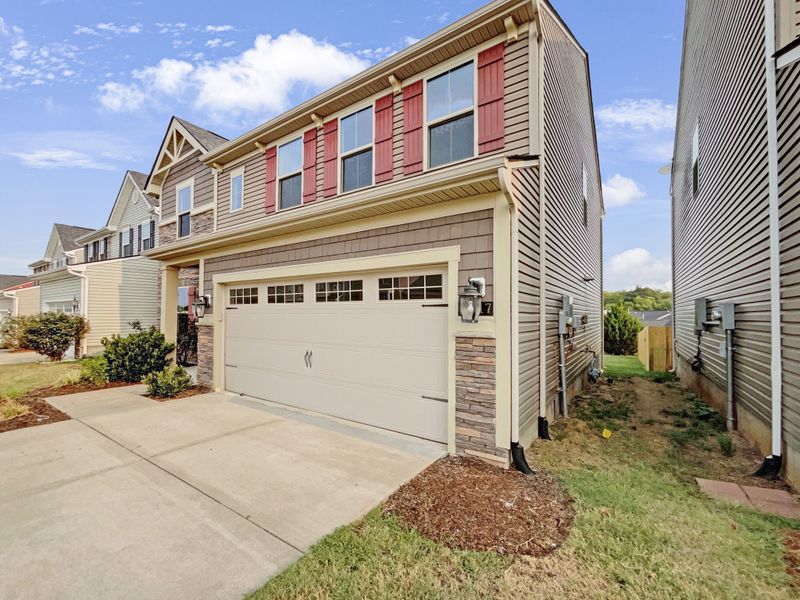 2817 Winterberry Dr, Columbia, TN 38401