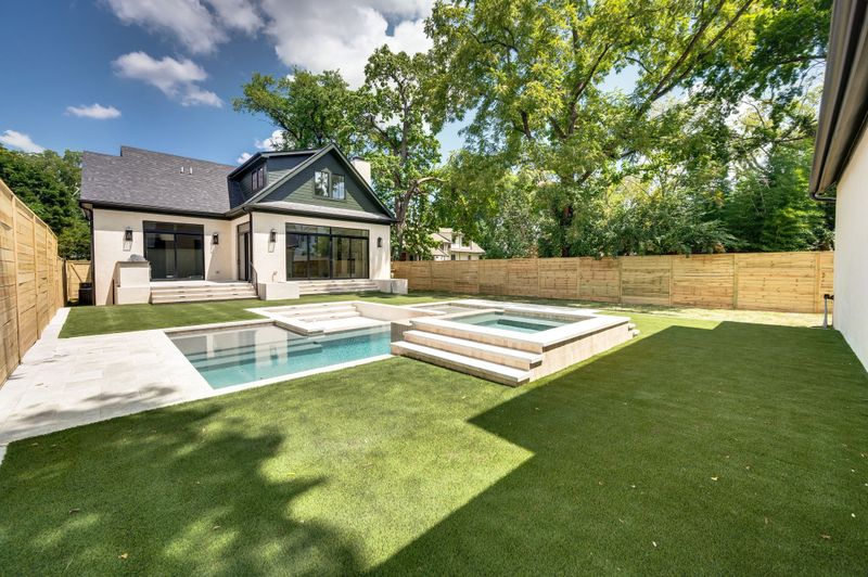 1505 Cedar Ln, Nashville, TN 37212