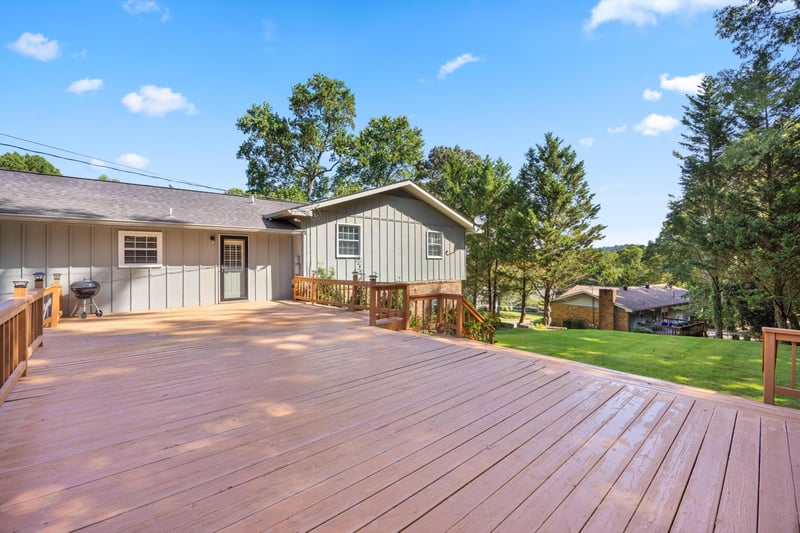 2207 Mathis Ln, Dalton, GA 30720