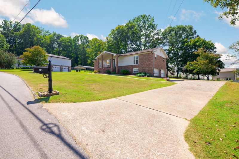 124 Overbrook Dr, Rossville, GA 30741