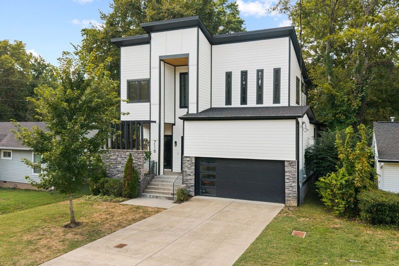 716 Village Ct, Nashville, TN 37206
