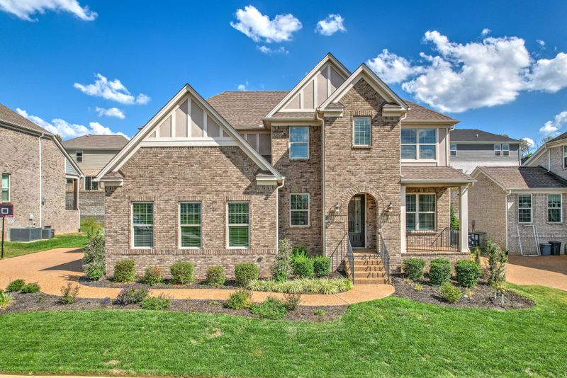 106 N Malayna Dr, Hendersonville, TN 37075