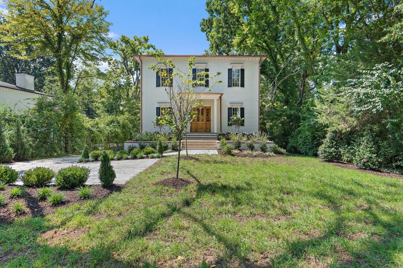 105 Bellevue Dr S, Nashville, TN 37205