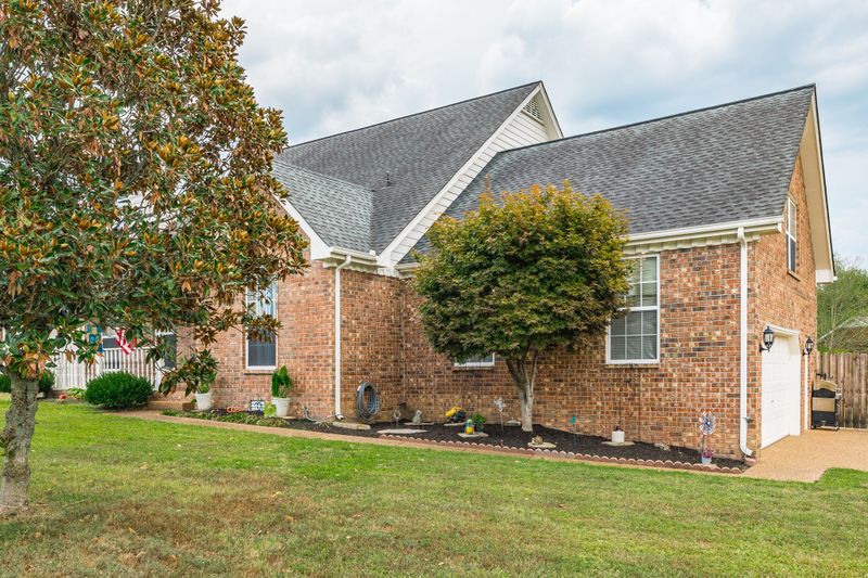 101 Victoria Ln E, Hendersonville, TN 37075