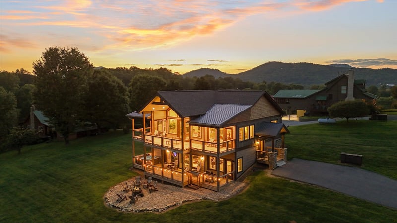 3598 Sugar Tree Dr, Sevierville, TN 37862