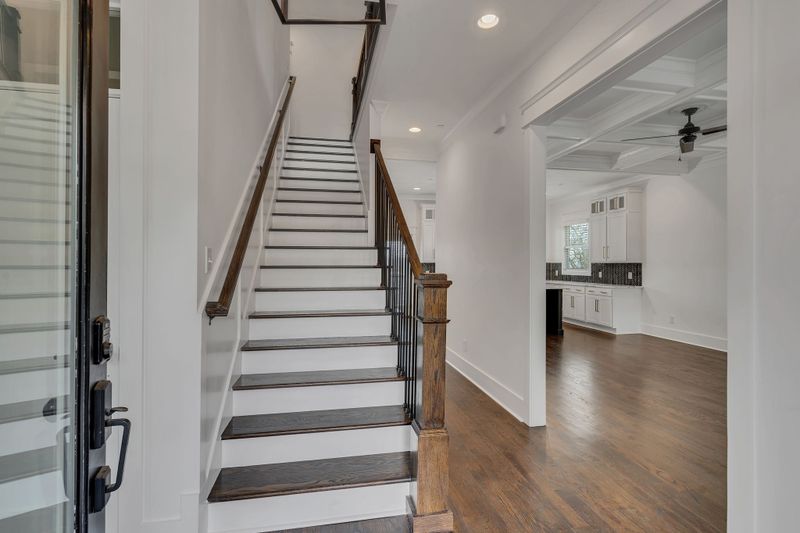 300 35th Ave N, Nashville, TN 37209