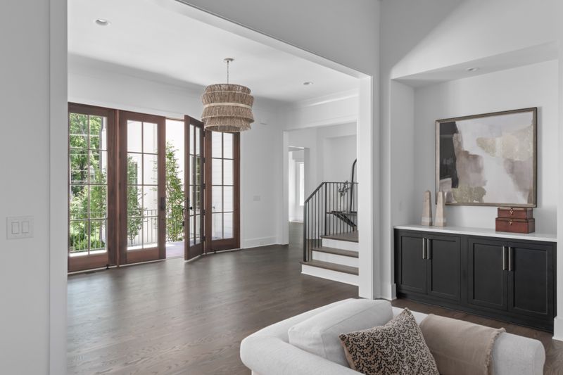 607 Bowling Ave, Nashville, TN 37215