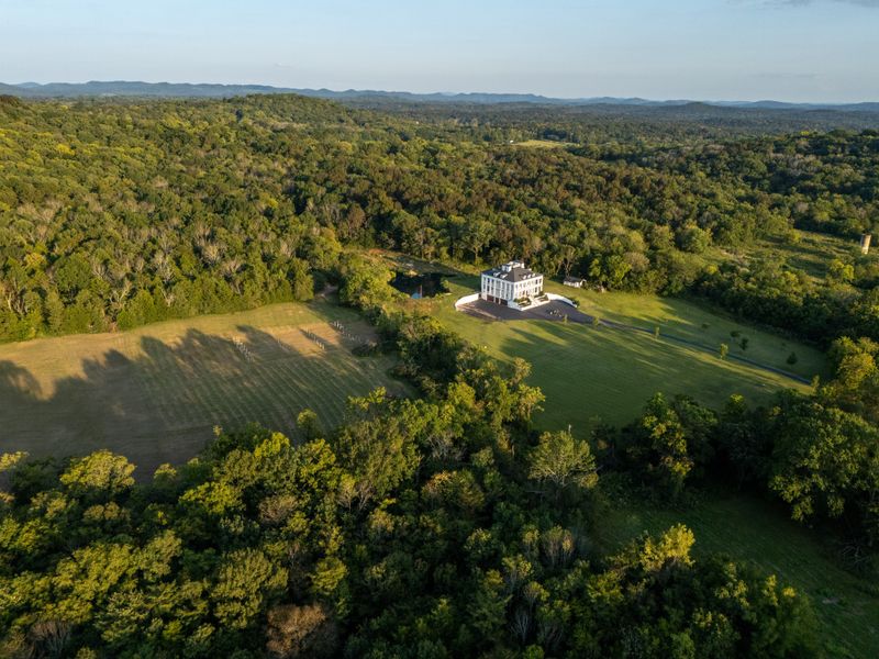 1181 Chicken Rd, Lebanon, TN 37090