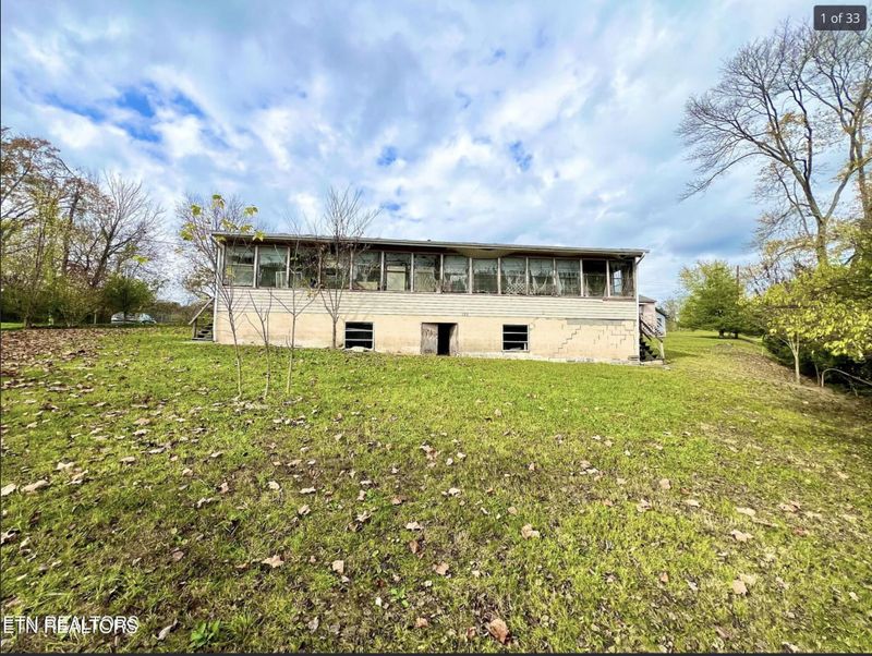 122 Lancaster Rd, Oak Ridge, TN 37830
