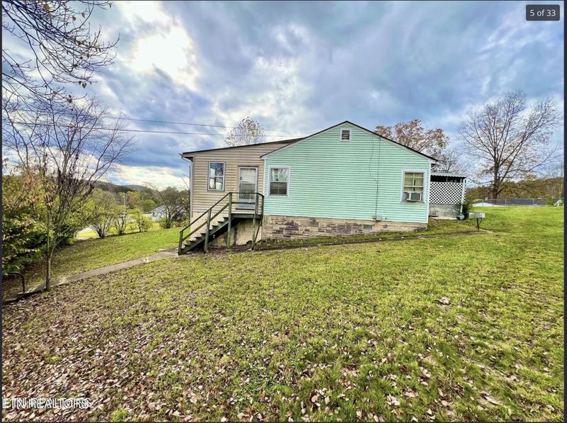 122 Lancaster Rd, Oak Ridge, TN 37830