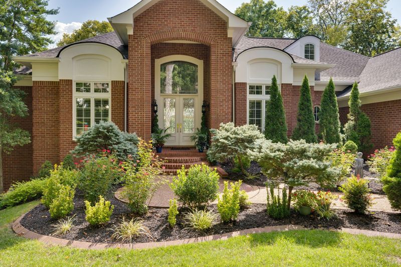 8 Carmel Ln, Brentwood, TN 37027