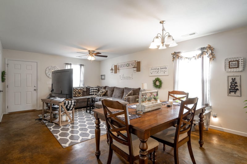 331 Glenview Dr, Trenton, GA 30752