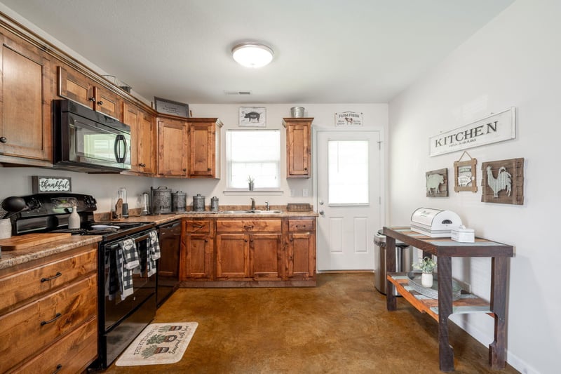 331 Glenview Dr, Trenton, GA 30752