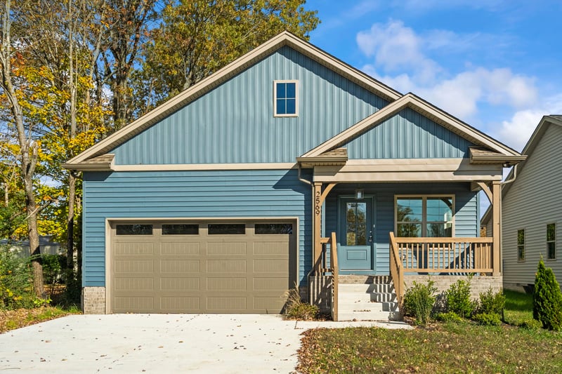 2569 Old Greenbrier Pike, Greenbrier, TN 37073