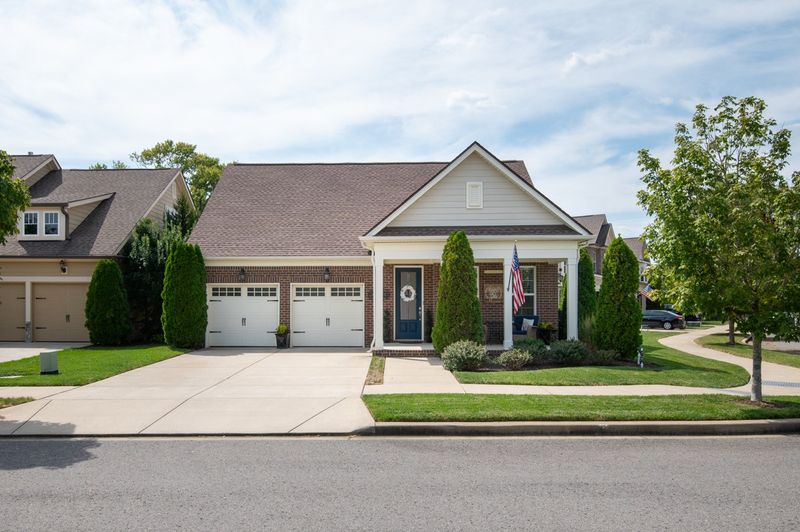310 Tanglewood Ln, Hendersonville, TN 37075