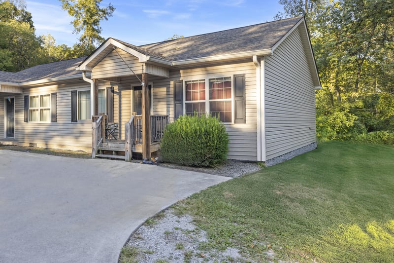 1152 Magnolia St, La Fayette, GA 30728
