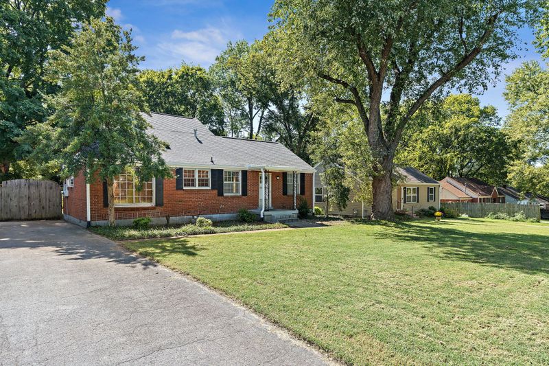 1313 Mercury Dr, Nashville, TN 37217