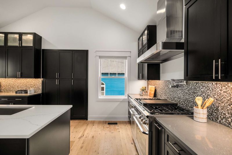 404 Taylor St, Nashville, TN 37208
