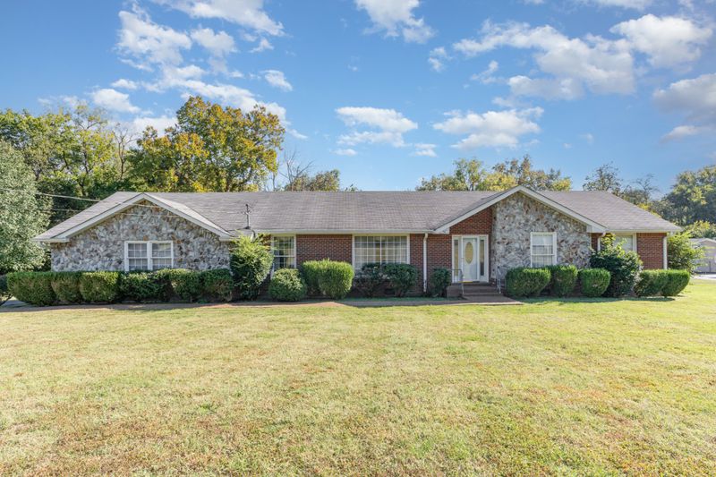 107 Beechlawn Dr, Franklin, TN 37064