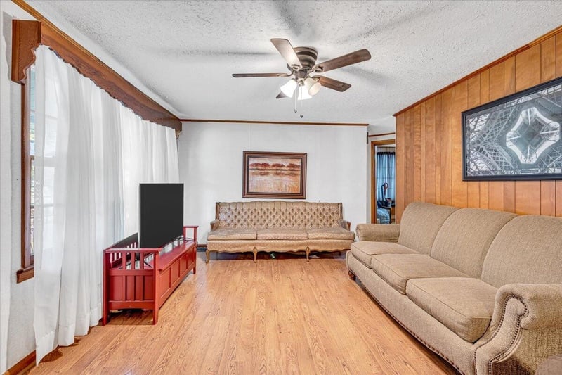 809 Brummel Ave, Bridgeport, AL 35740