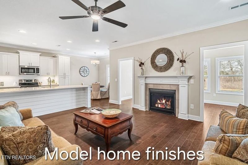1323 Kenzi Rose Ln, Knoxville, TN 37918