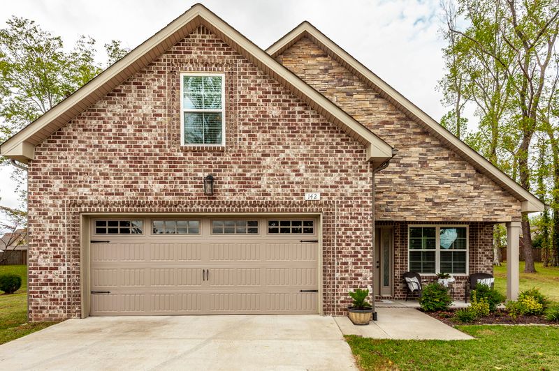 142 Irish Oaks Dr, Portland, TN 37148