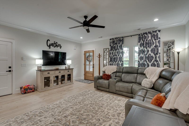 278 Dry Valley Rd, Rossville, GA 30741