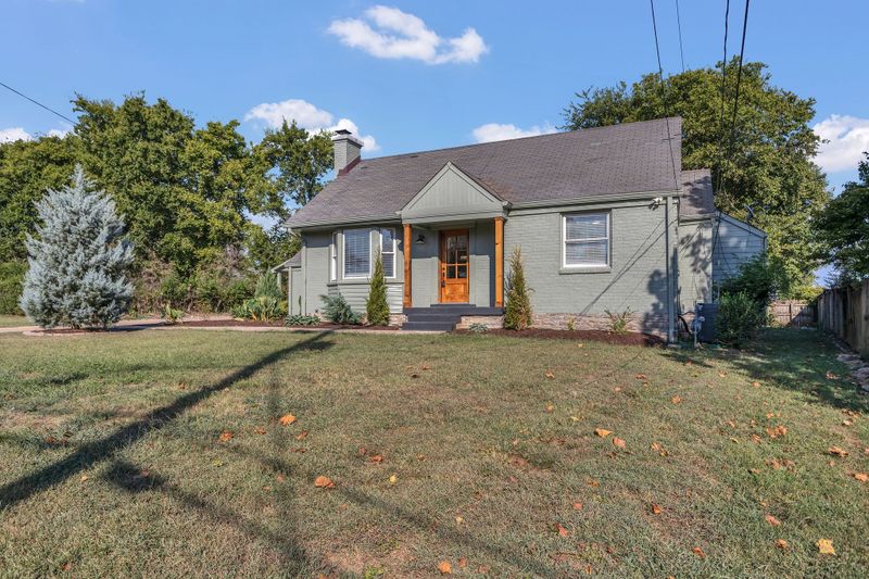 615 Shady Ln, Nashville, TN 37206