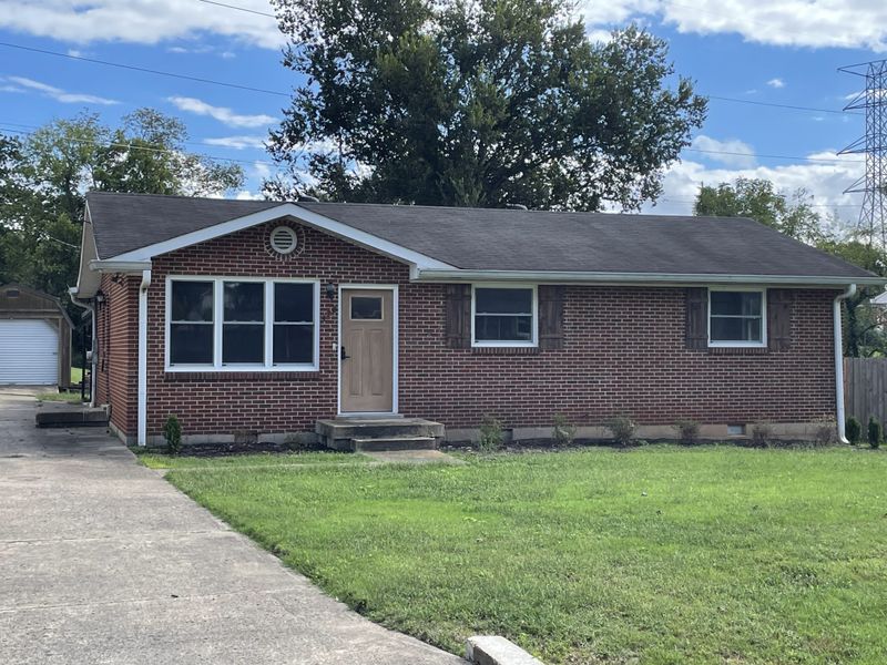 472 Sunliner Dr, Nashville, TN 37209