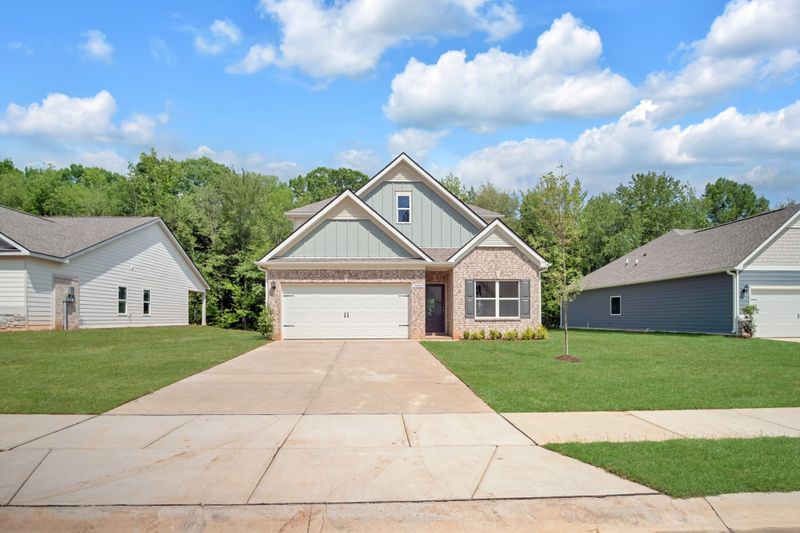 1040 Southerlynn Dr, White House, TN 37188