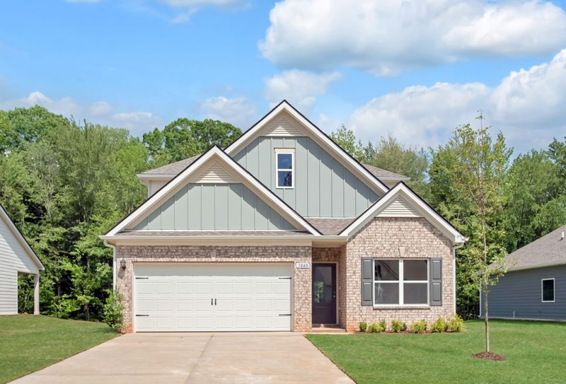 1040 Southerlynn Dr, White House, TN 37188