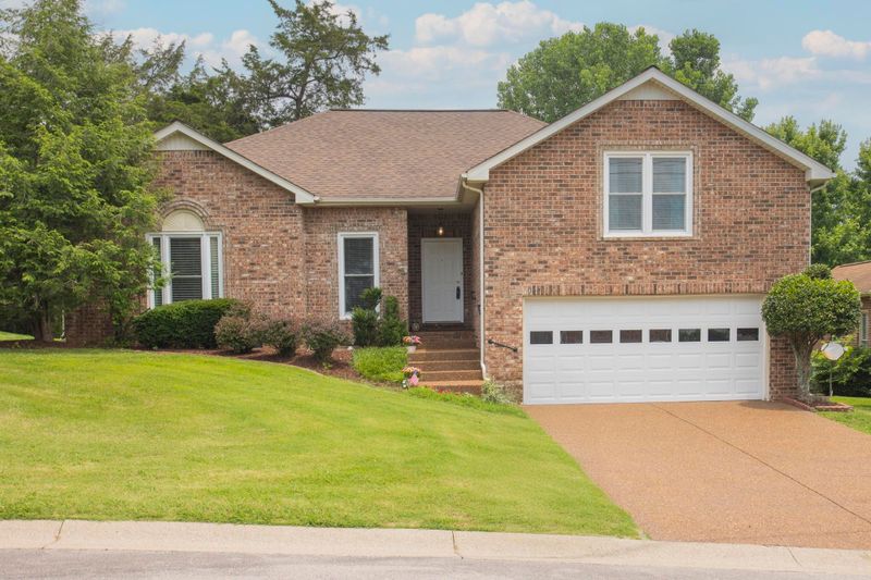 7212 Magnolia Hills Dr, Nashville, TN 37221