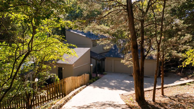 4533 Shys Hill Rd, Nashville, TN 37215