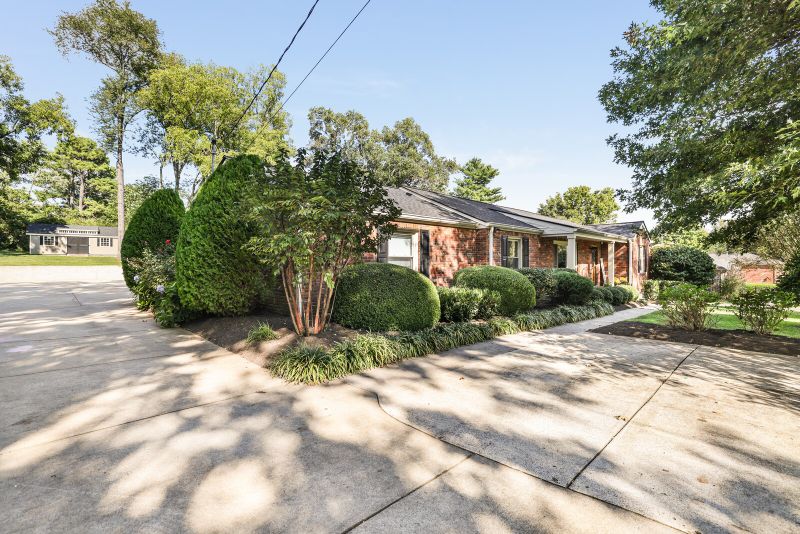 610 Farrell Pkwy, Nashville, TN 37220