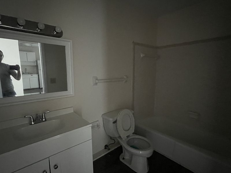 441 Harding Pl #B10, Nashville, TN 37211